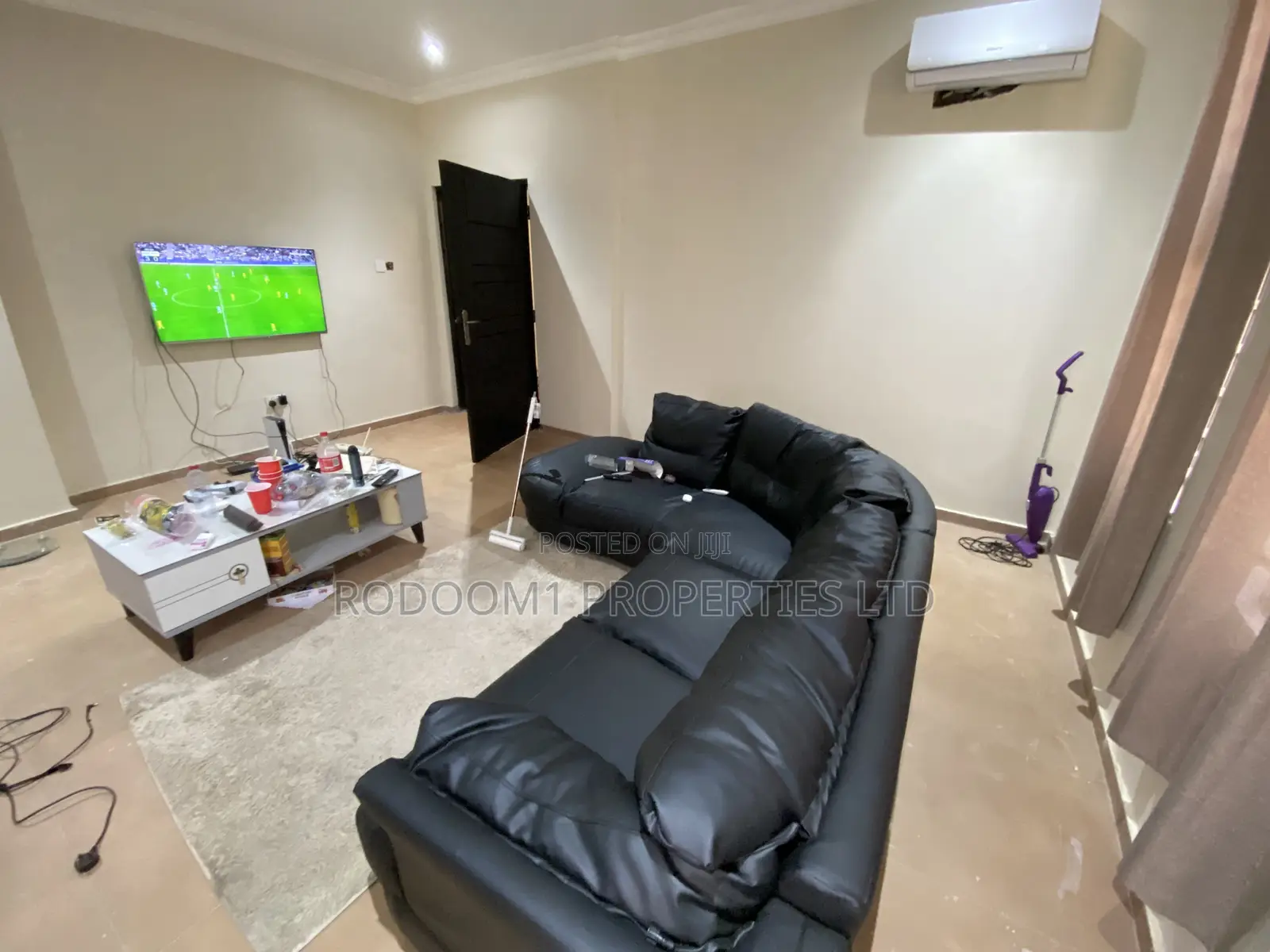 7bdrm Mansion in Mile 7 for sale