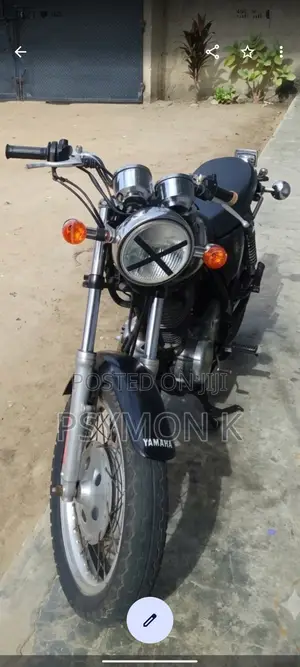 Yamaha Scrambler 2000 Black