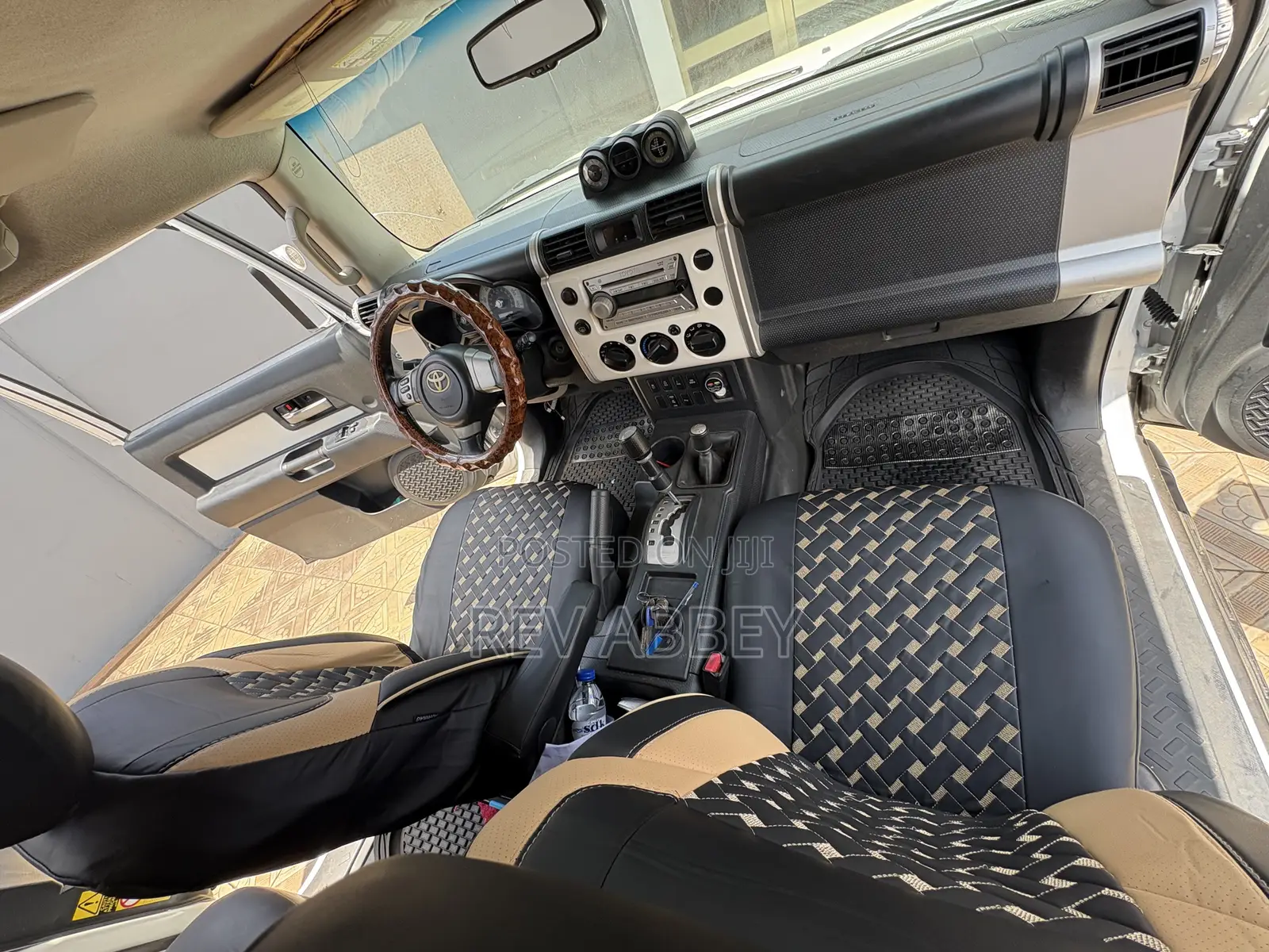 Toyota FJ Cruiser 4dr SUV 4WD (4.0L 6cyl 5A) 2014 White