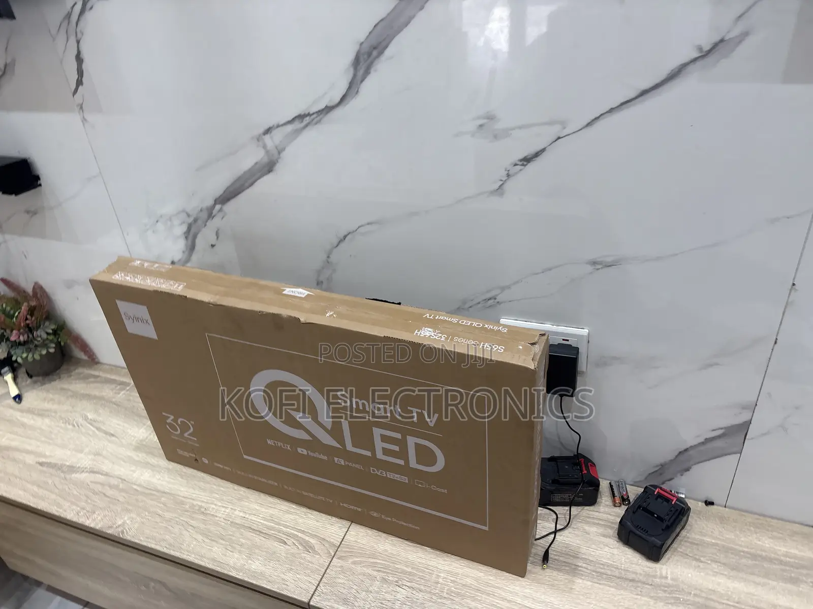 Syinix 32-Inch S66H Smart QLED TV – Built-in Satellite.