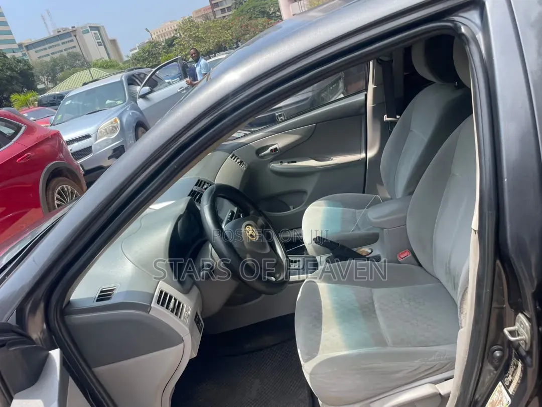 Toyota Corolla 2010 Gray