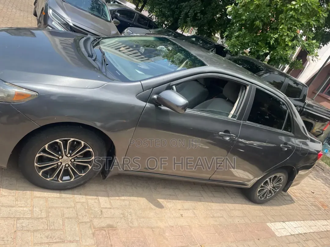 Toyota Corolla 2010 Gray