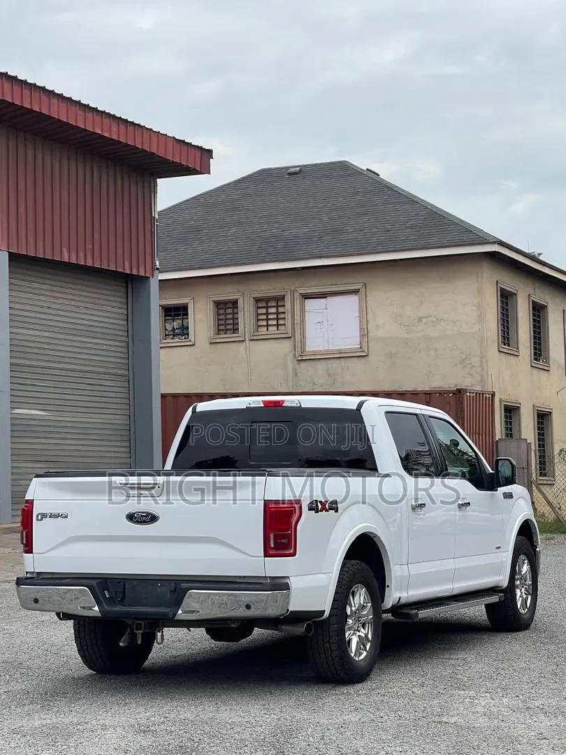 Ford F-150 Lariat 4x4 SuperCrew Cab Styleside 5.5 ft. box 145 in. WB