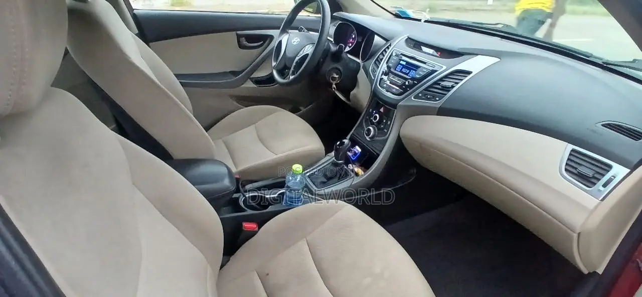 Hyundai Elantra 2014 Red