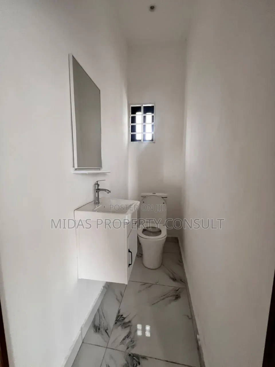 3bdrm House in Ogbojo, Accra Metropolitan for sale