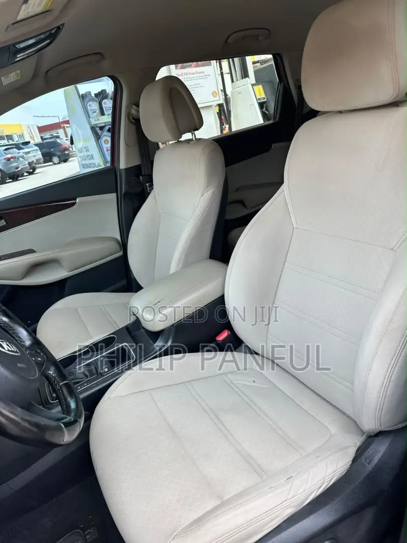 Kia Sorento 4dr SUV 2016 Red