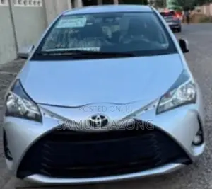 Toyota Yaris LE Hatchback 5dr 2018 Silver