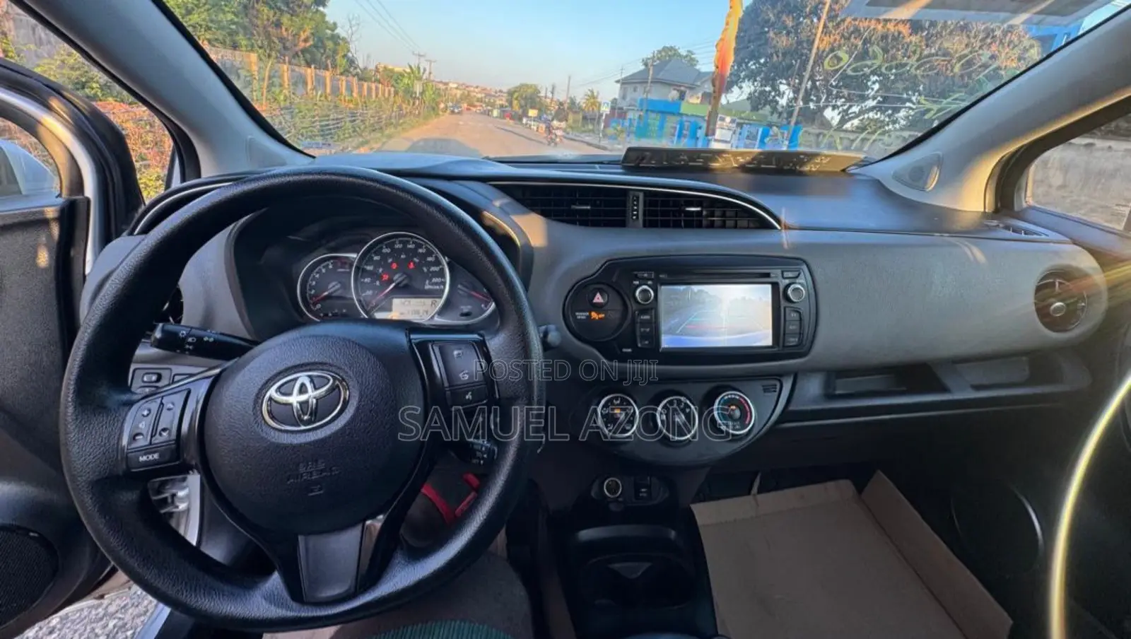 Toyota Yaris LE Hatchback 5dr 2018 Silver