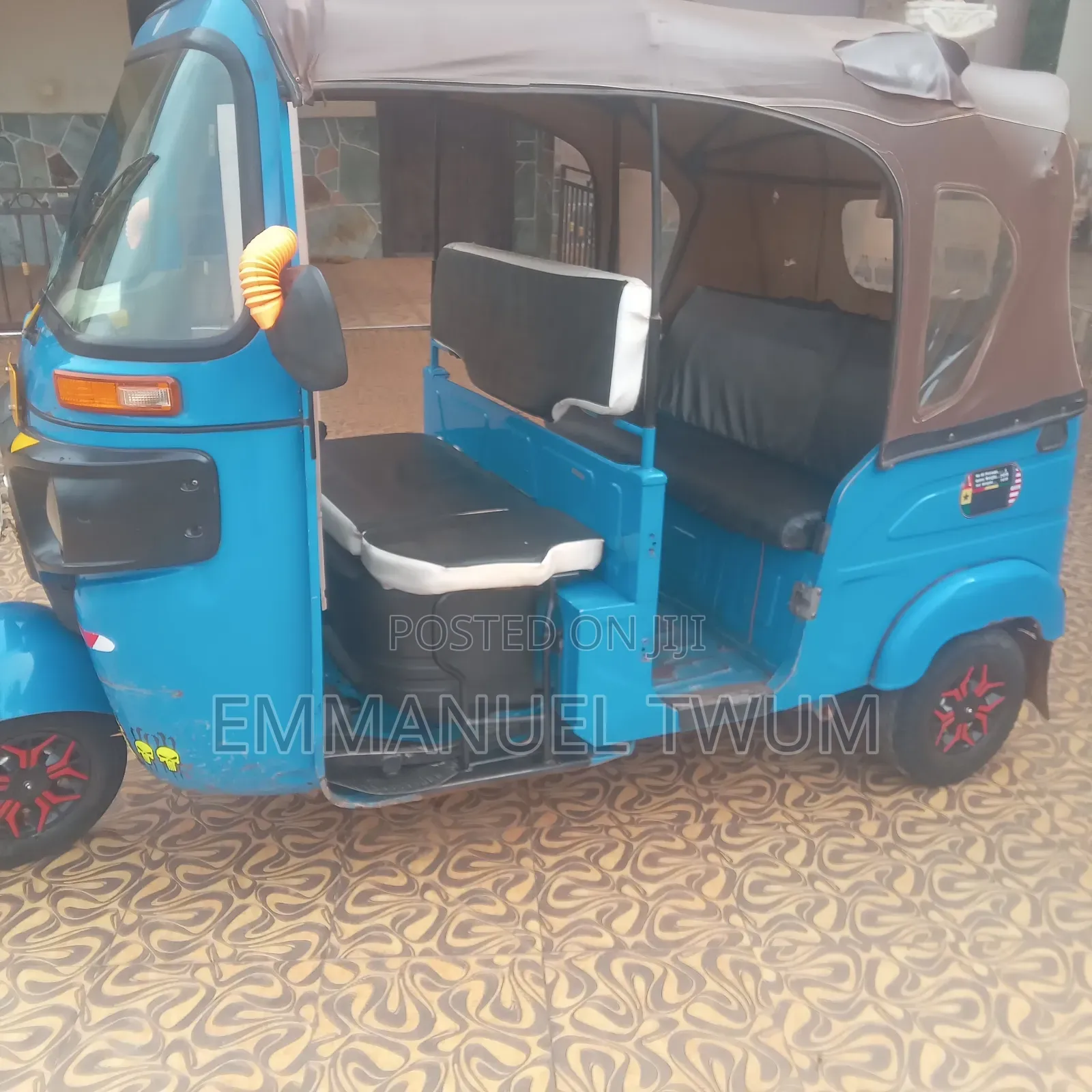 Bajaj RE 2025 Blue