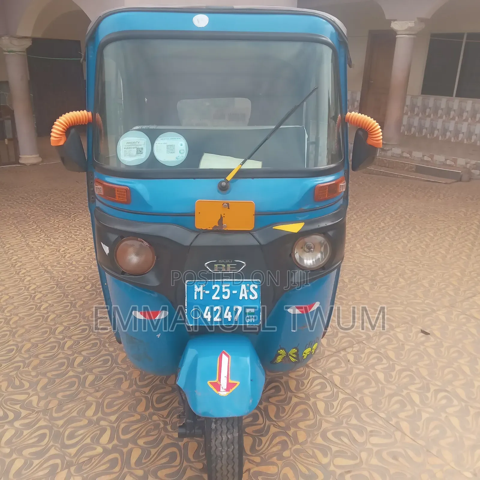 Bajaj RE 2025 Blue