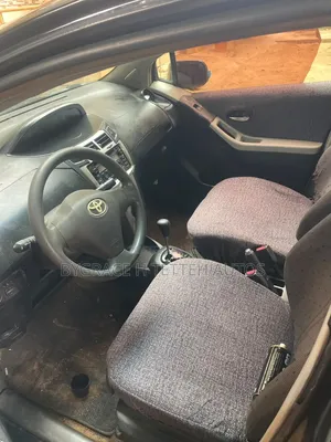 Toyota Vitz 2010 Black