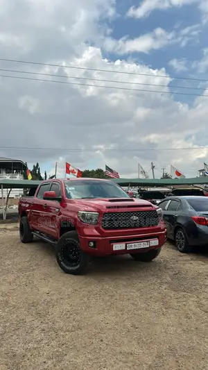 Toyota Tundra Platinum 5.7L V8 4x4 CrewMax 5.6 ft. box 145.7 in. WB Red