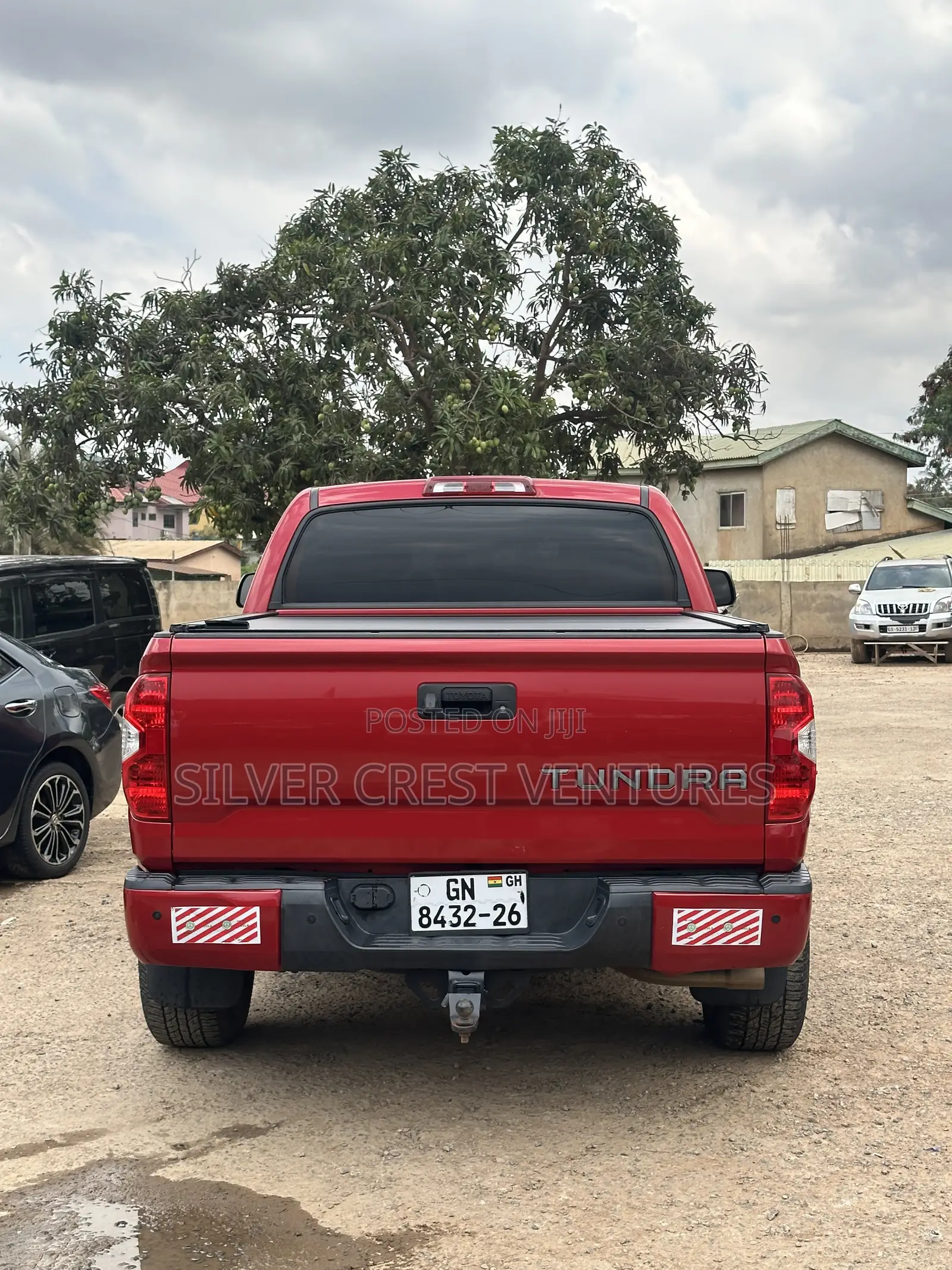 Toyota Tundra Platinum 5.7L V8 4x4 CrewMax 5.6 ft. box 145.7 in. WB Red