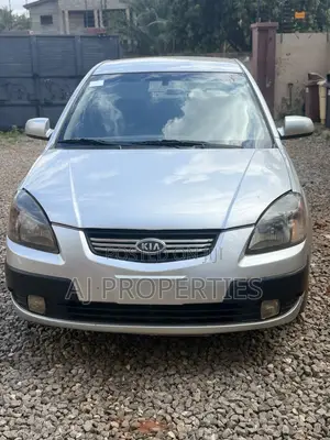 Kia Rio Base 4dr Sedan (1.6L 4cyl 5M) 2010 Silver