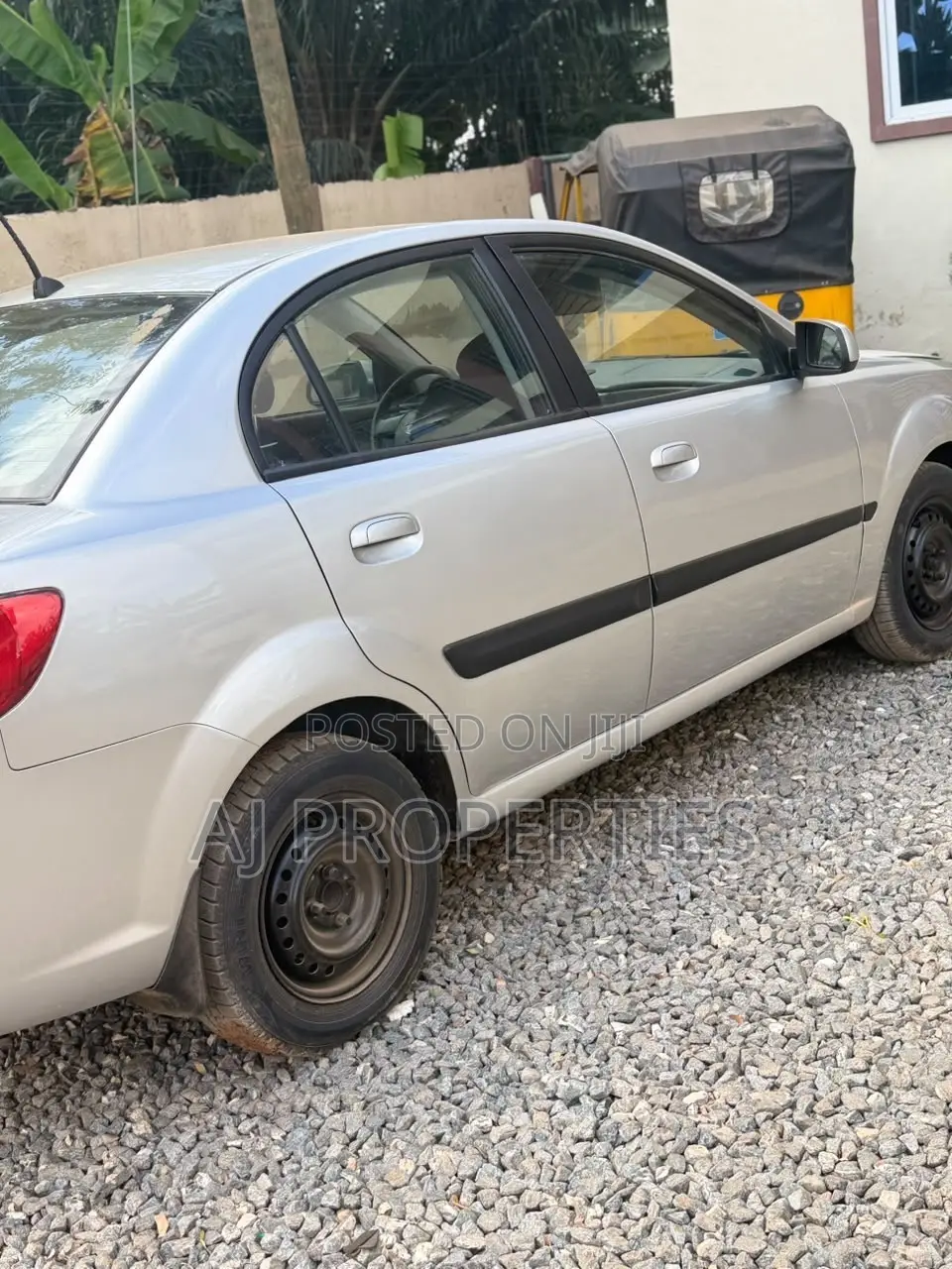 Kia Rio Base 4dr Sedan (1.6L 4cyl 5M) 2010 Silver