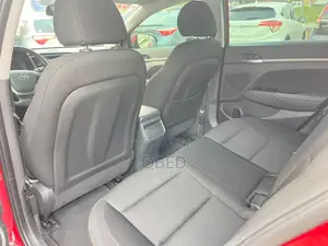 Hyundai Elantra 2017 Red