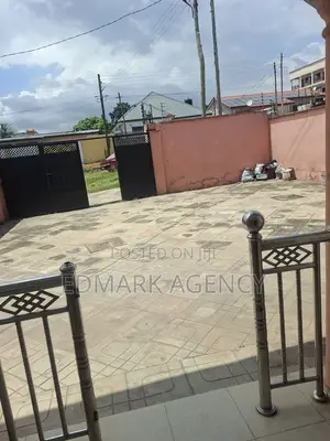 3bdrm House in Kwabenya for rent