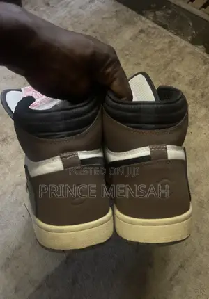 Travis Scoot Jordan 1