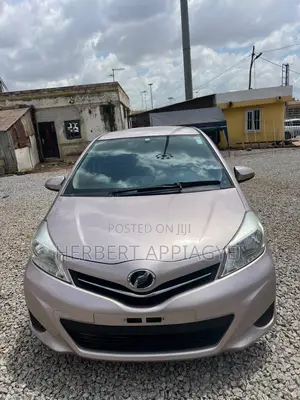 Toyota Vitz 2012