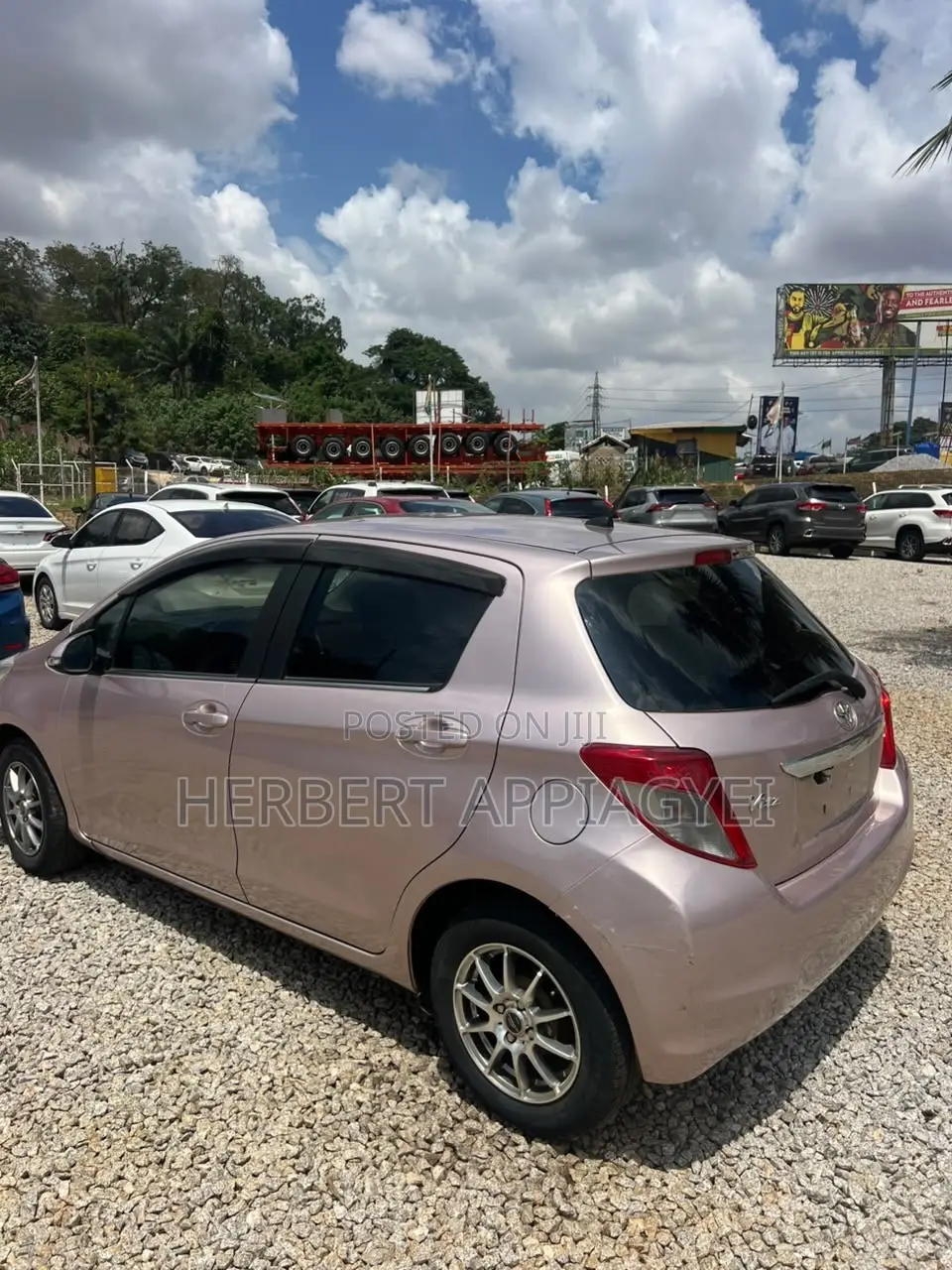 Toyota Vitz 2012