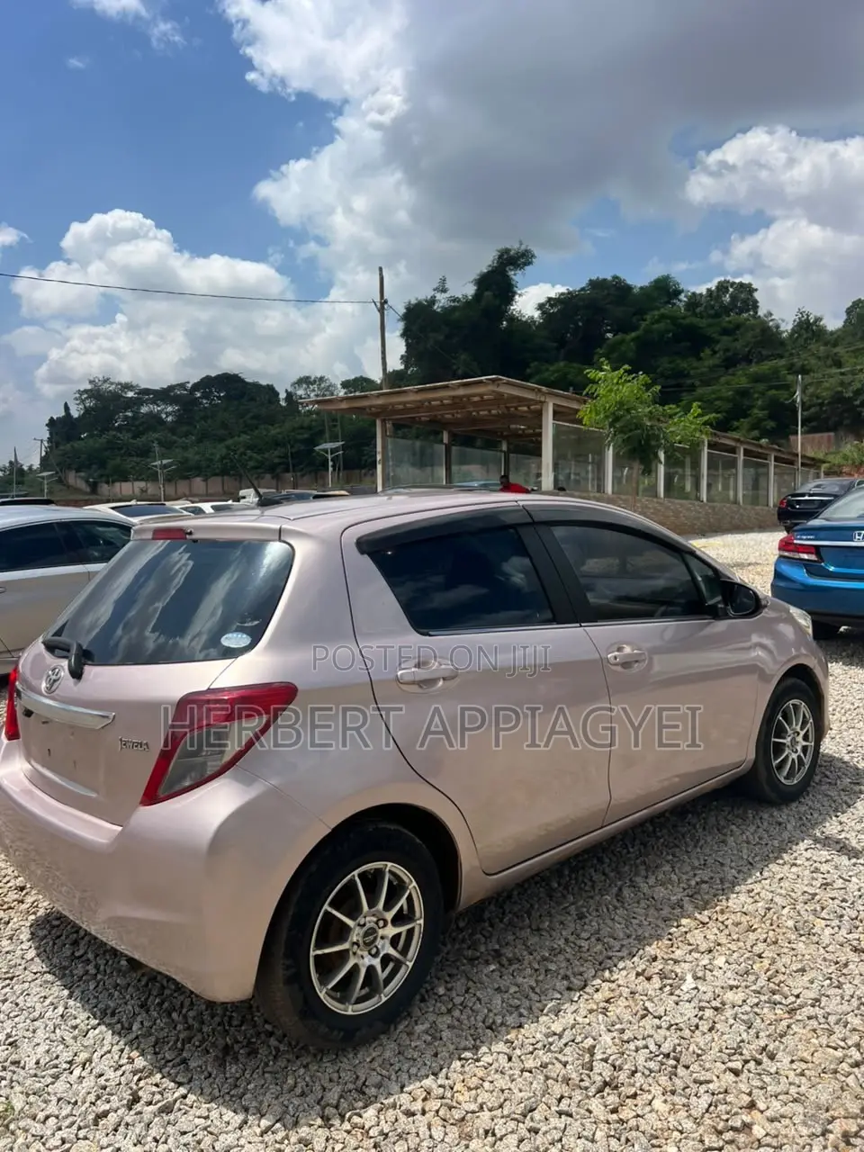 Toyota Vitz 2012