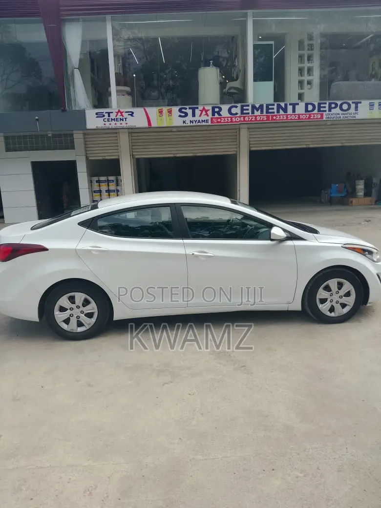 Hyundai Elantra Limited Sedan FWD (1.8L 4cyl 6A) 2016 White
