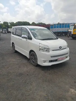 Toyota Voxy 2013 White