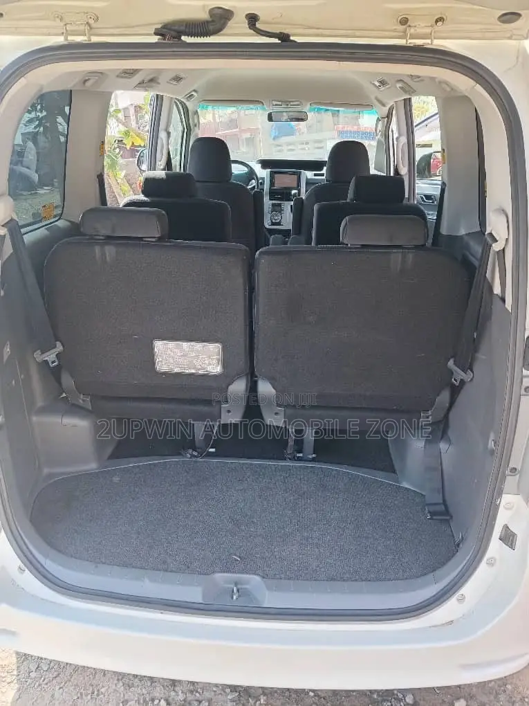 Toyota Voxy 2013 White