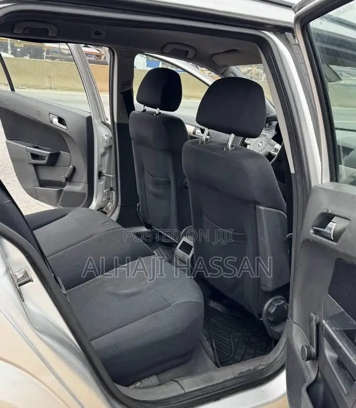 Opel Astra 1.6 Caravan 2008 Silver
