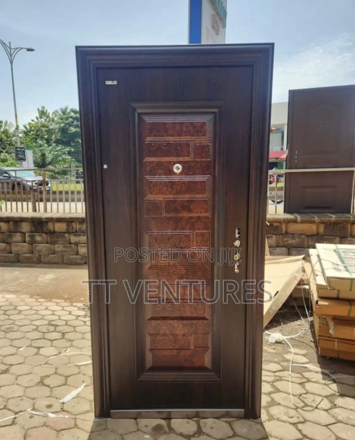 Smooth Single Door