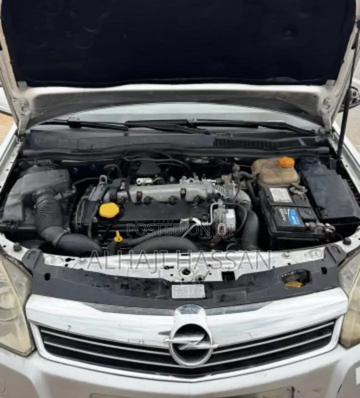 Opel Astra 1.6 Caravan 2008 Silver
