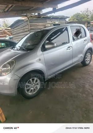 Toyota Passo 2011 Silver