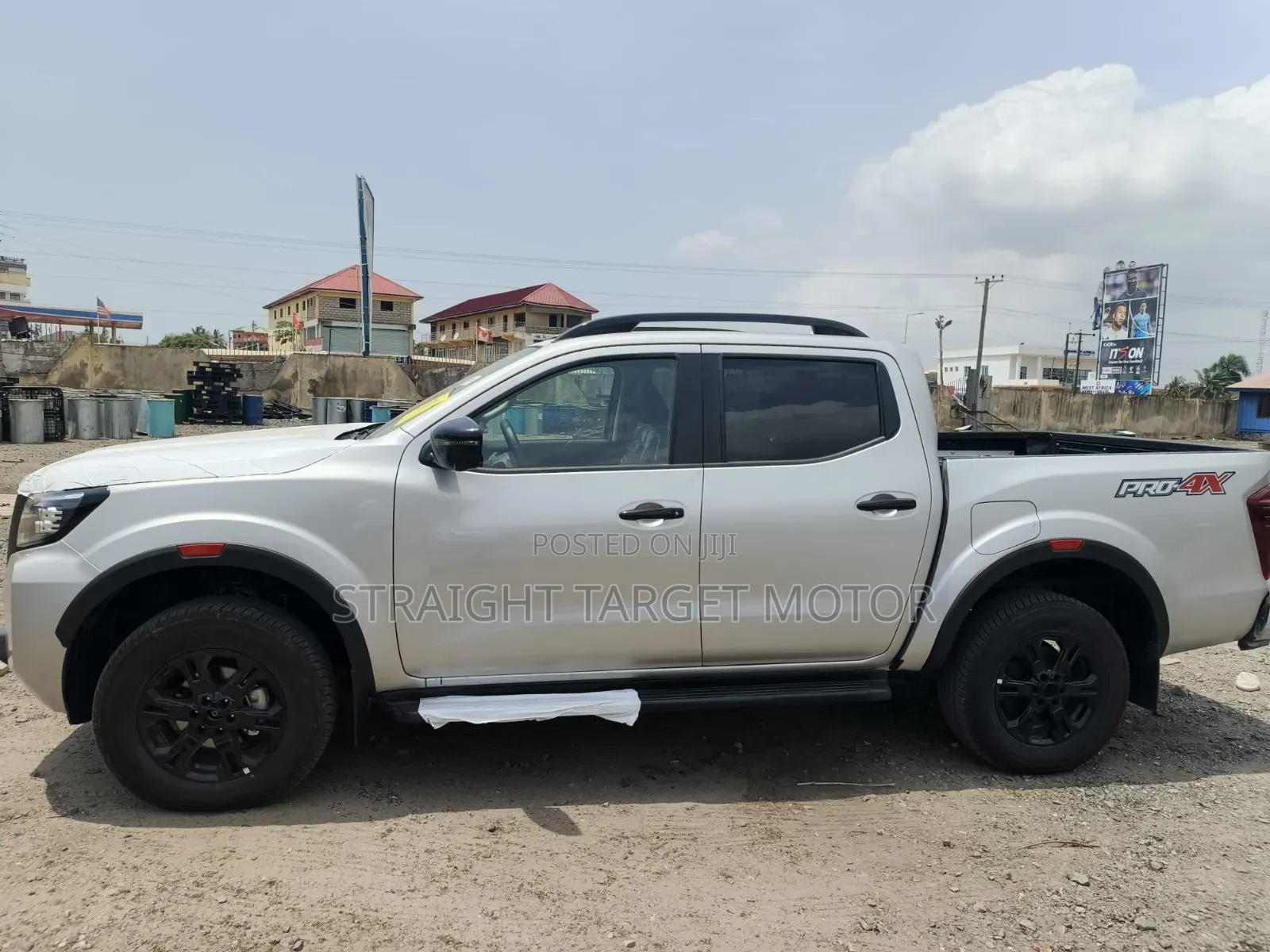 New Nissan Navara 2025 Silver