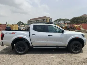 New Nissan Navara 2025 Silver