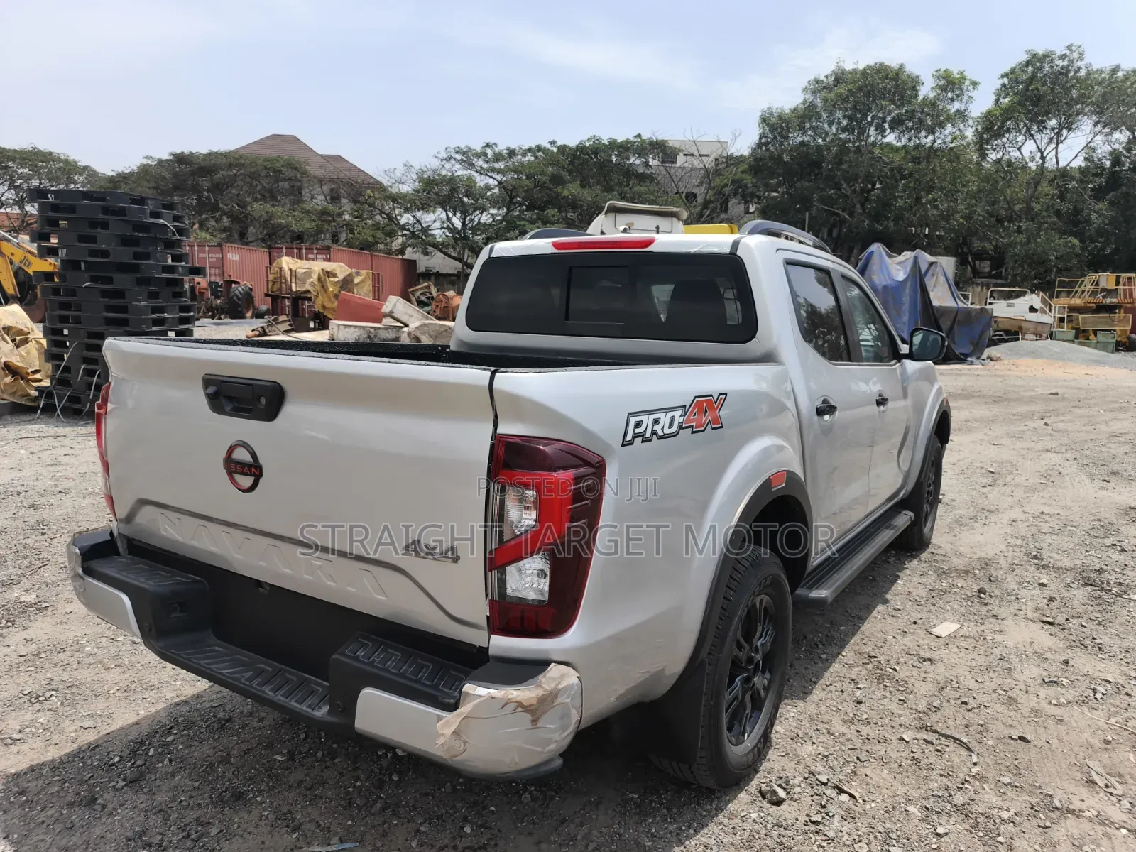 New Nissan Navara 2025 Silver