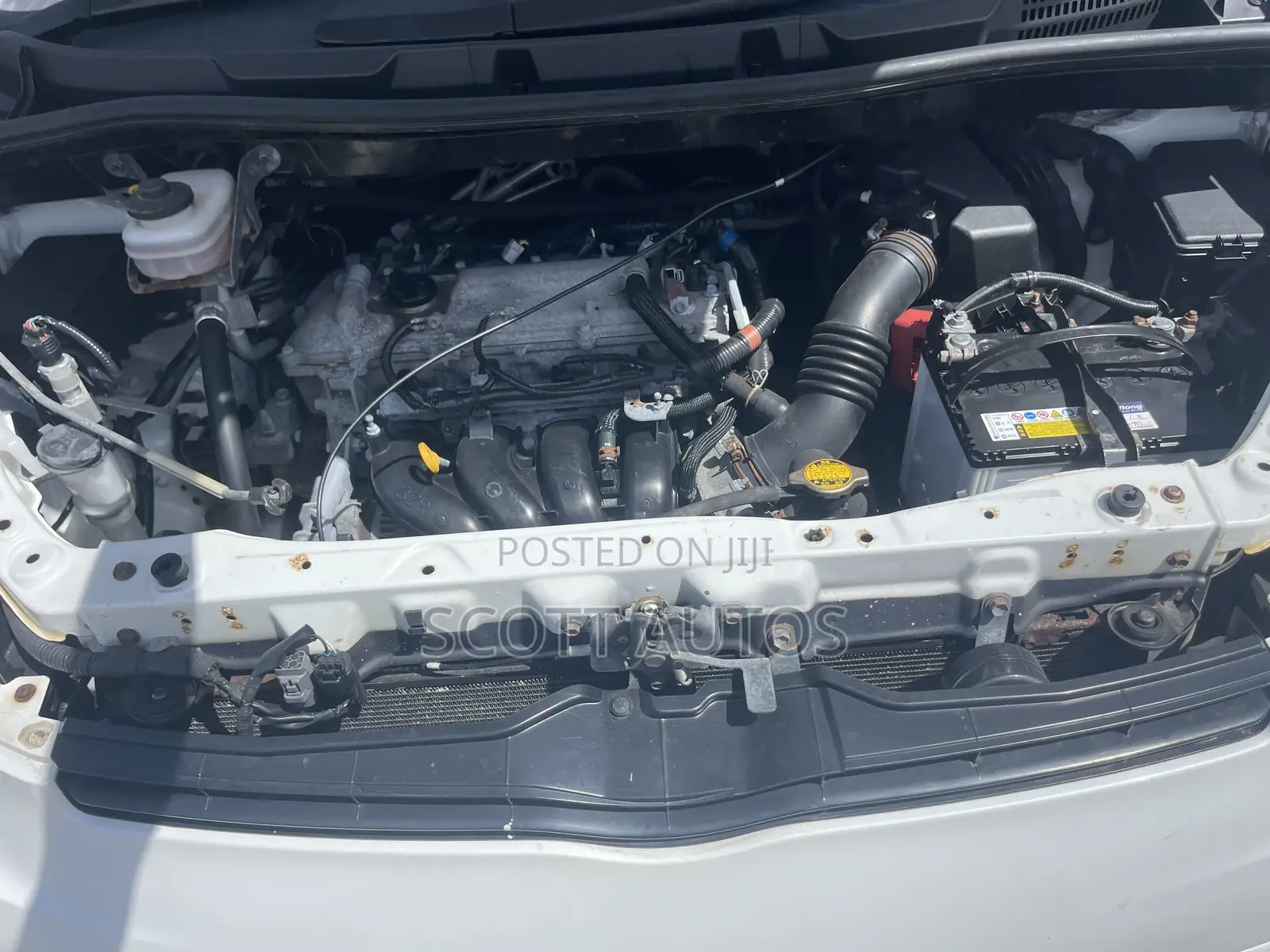 Toyota Voxy V 2WD 8-Seater 2012 White
