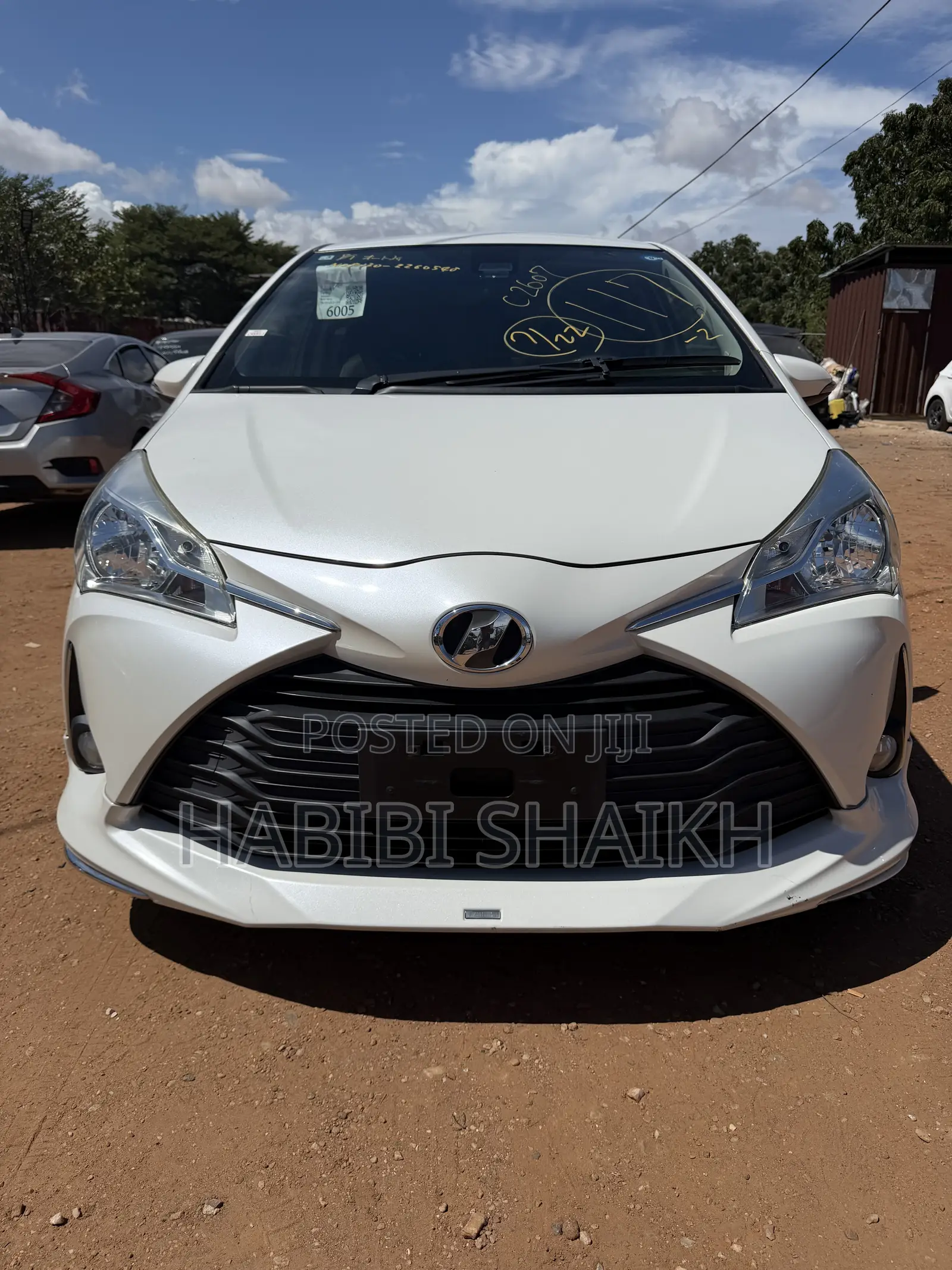 Toyota Vitz 1.3 FWD 5dr 2017 Off white