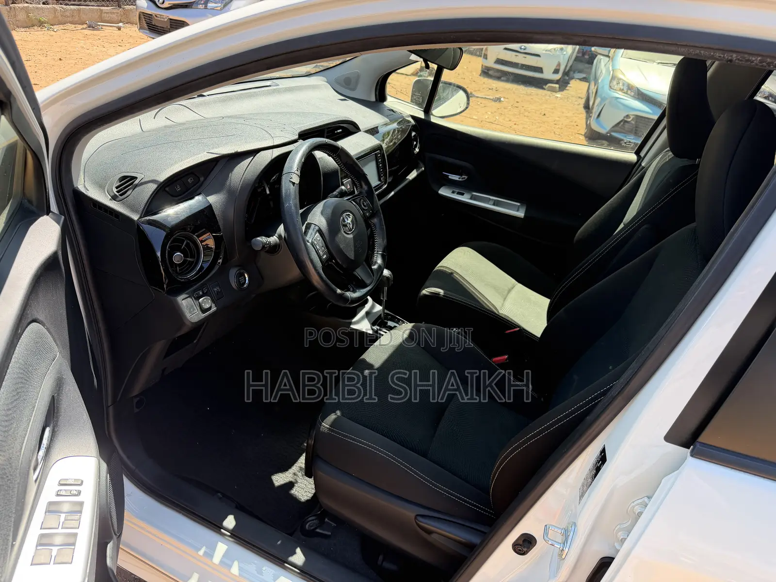 Toyota Vitz 1.3 FWD 5dr 2017 Off white