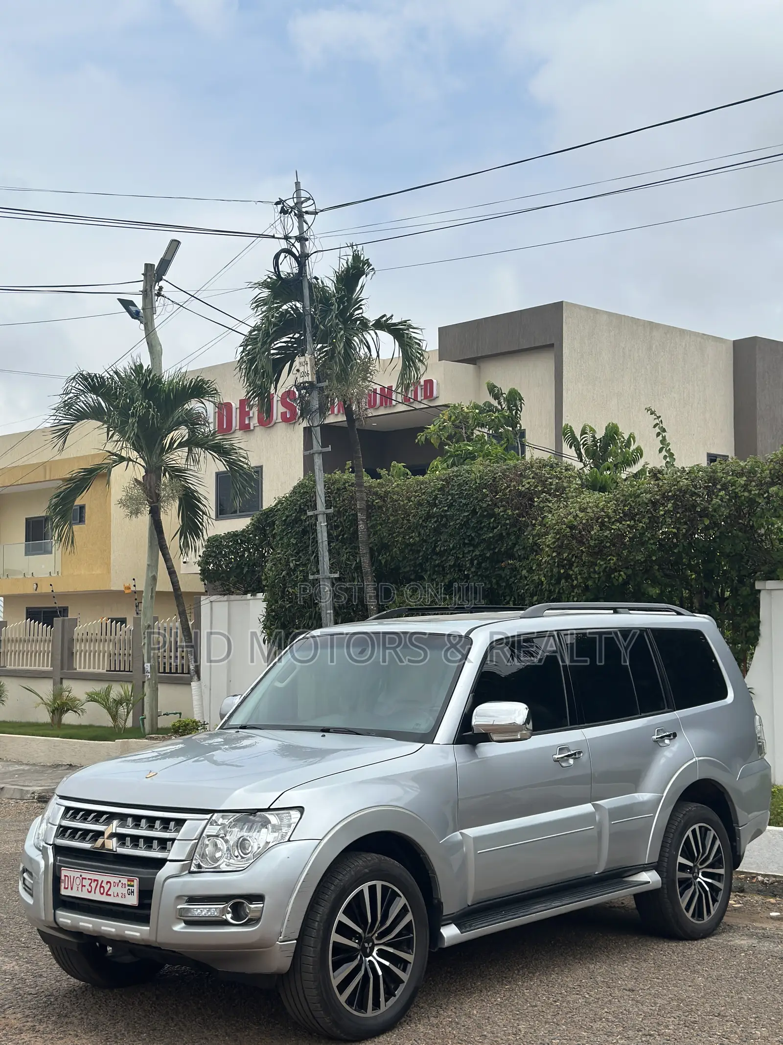 Mitsubishi Pajero V80 3.5 V6 GL/GLS 2016 Silver
