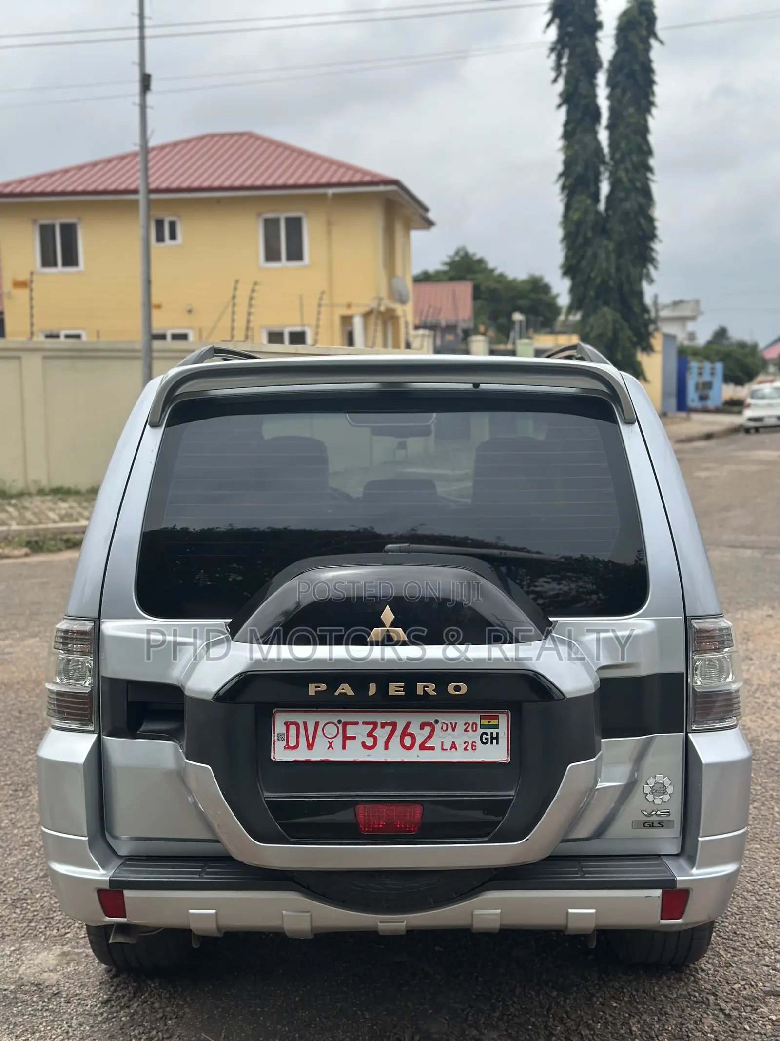 Mitsubishi Pajero V80 3.5 V6 GL/GLS 2016 Silver