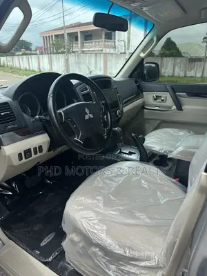 Mitsubishi Pajero V80 3.5 V6 GL/GLS 2016 Silver