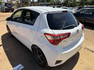 Toyota Vitz 1.3 FWD 5dr 2017 White