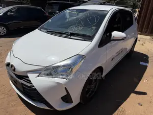 Toyota Vitz 1.3 FWD 5dr 2017 White