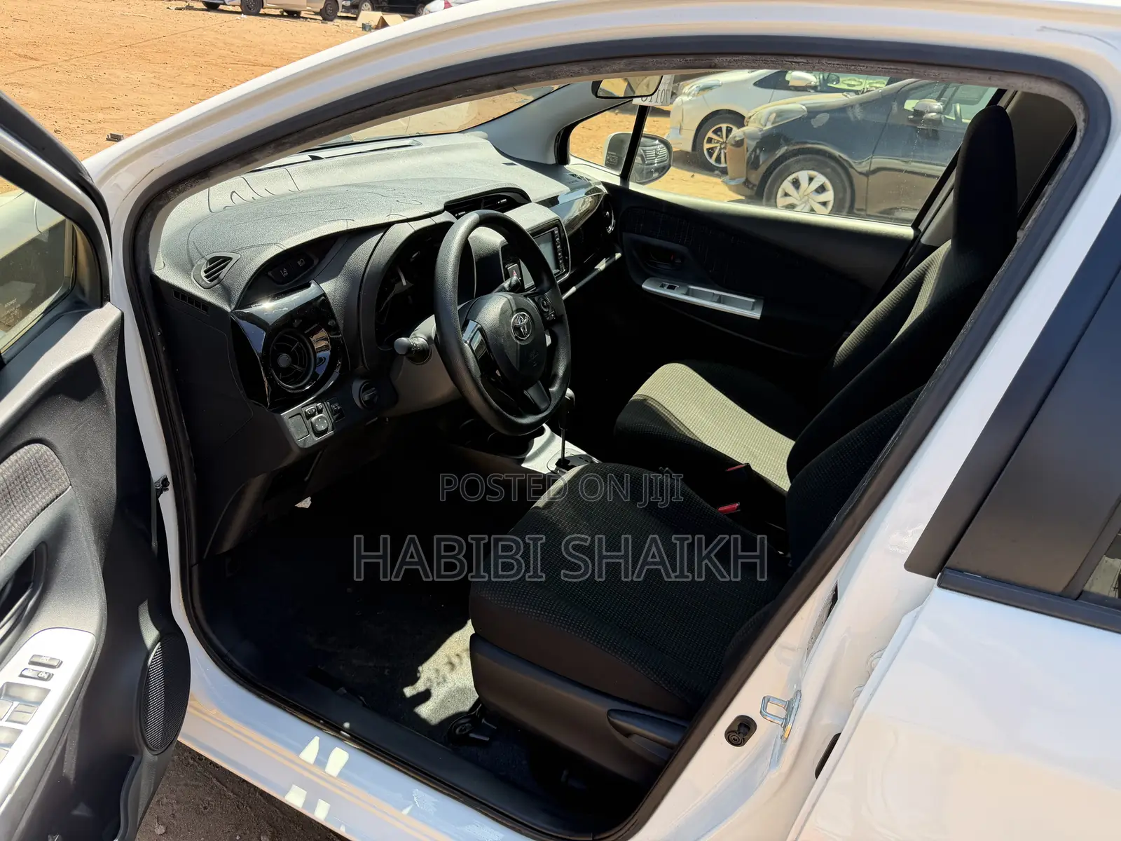 Toyota Vitz 1.3 FWD 5dr 2017 White