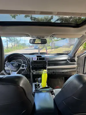 Toyota Camry SE 4dr Sedan (2.5L 4cyl 6A) 2014 White