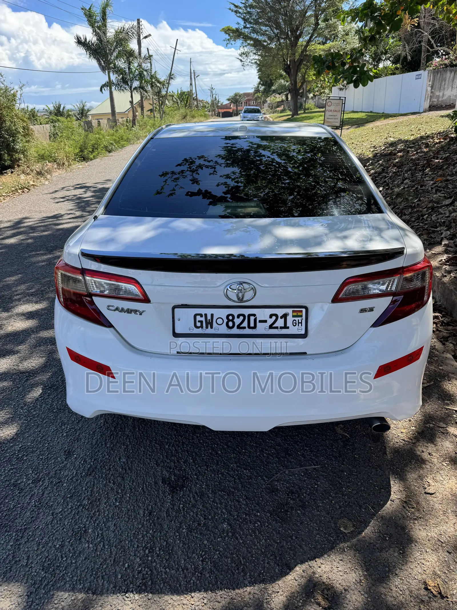 Toyota Camry SE 4dr Sedan (2.5L 4cyl 6A) 2014 White