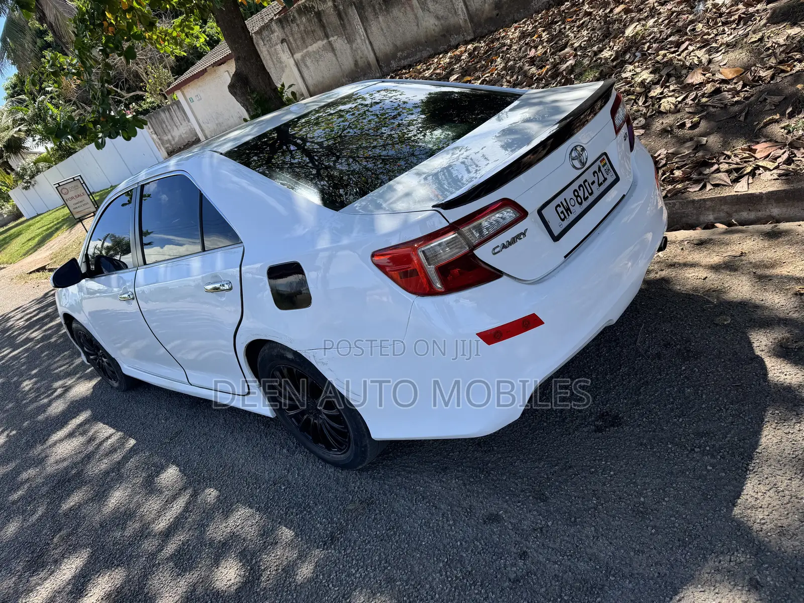 Toyota Camry SE 4dr Sedan (2.5L 4cyl 6A) 2014 White