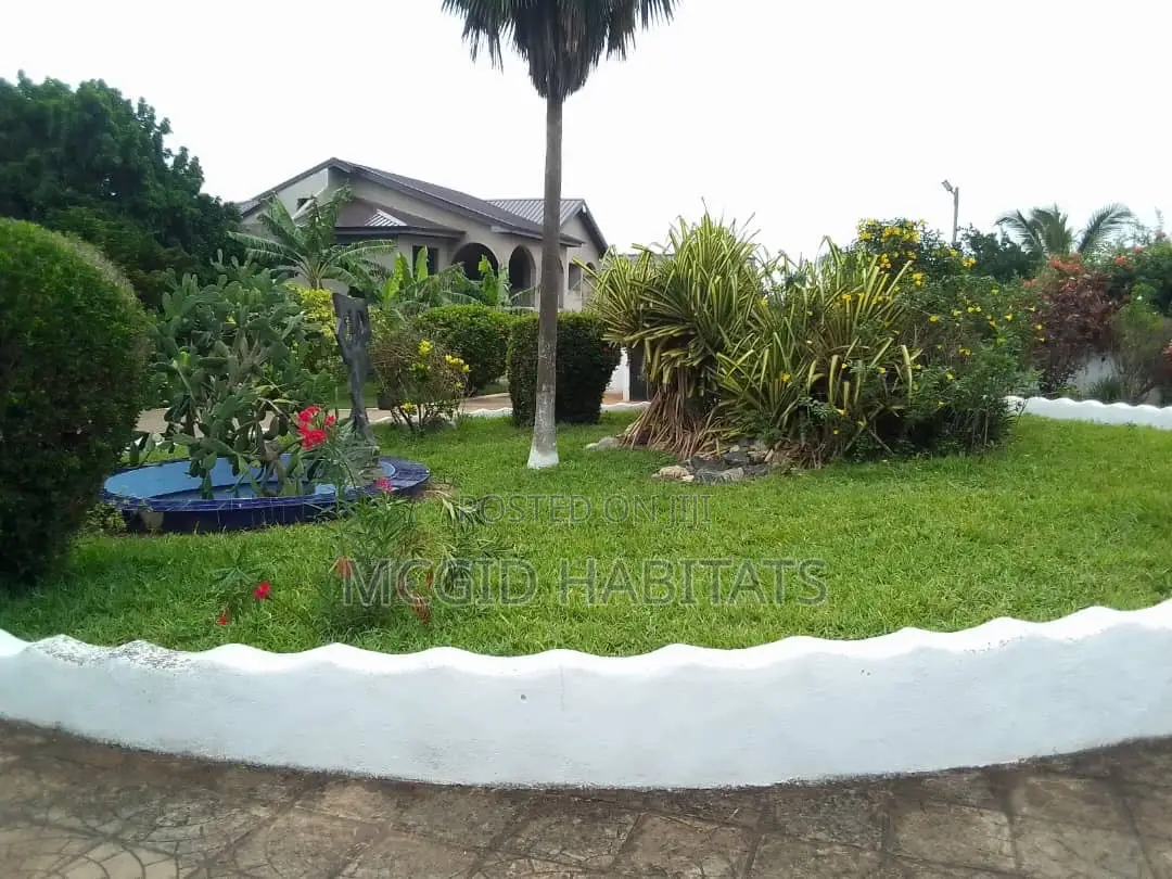 16bdrm House in Ofankor for sale