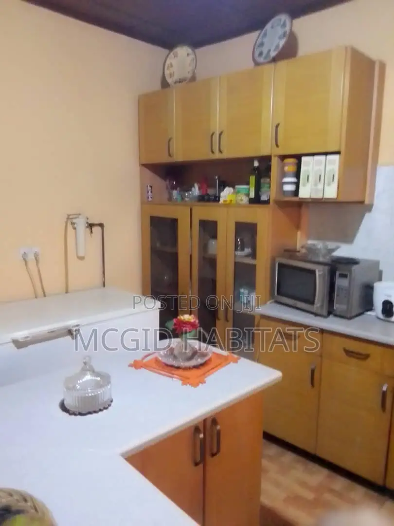 16bdrm House in Ofankor for sale