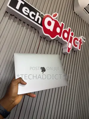 Laptop Apple MacBook Pro 2020 8GB Intel Core i5 SSD 512GB